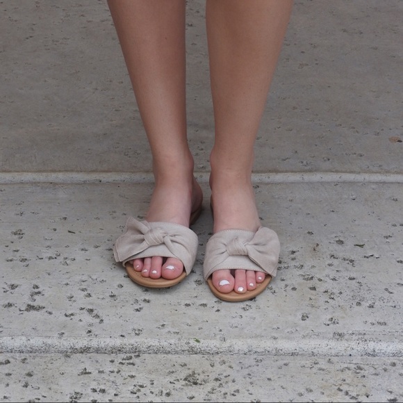 CLEARANCE-NO OFFERS PLEASE‼️Shannon Slip On’s - Picture 4 of 5